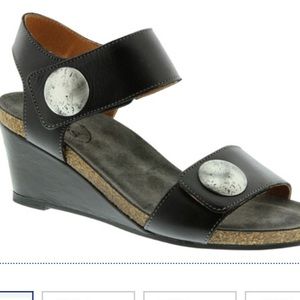 Taos wedge shoes
